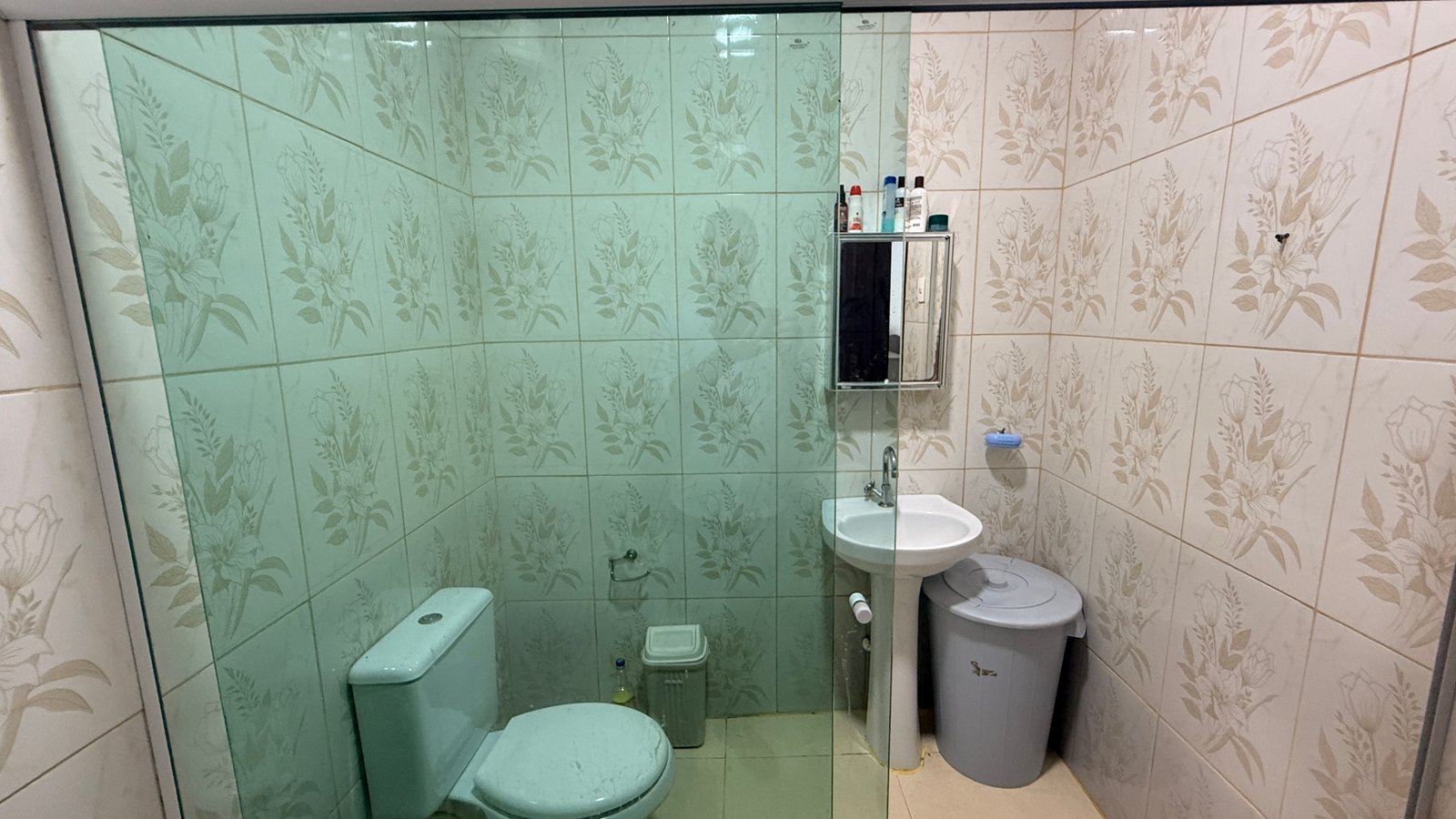 Casa à venda na praia de Guaibim, 5 quartos, 01 km do mar