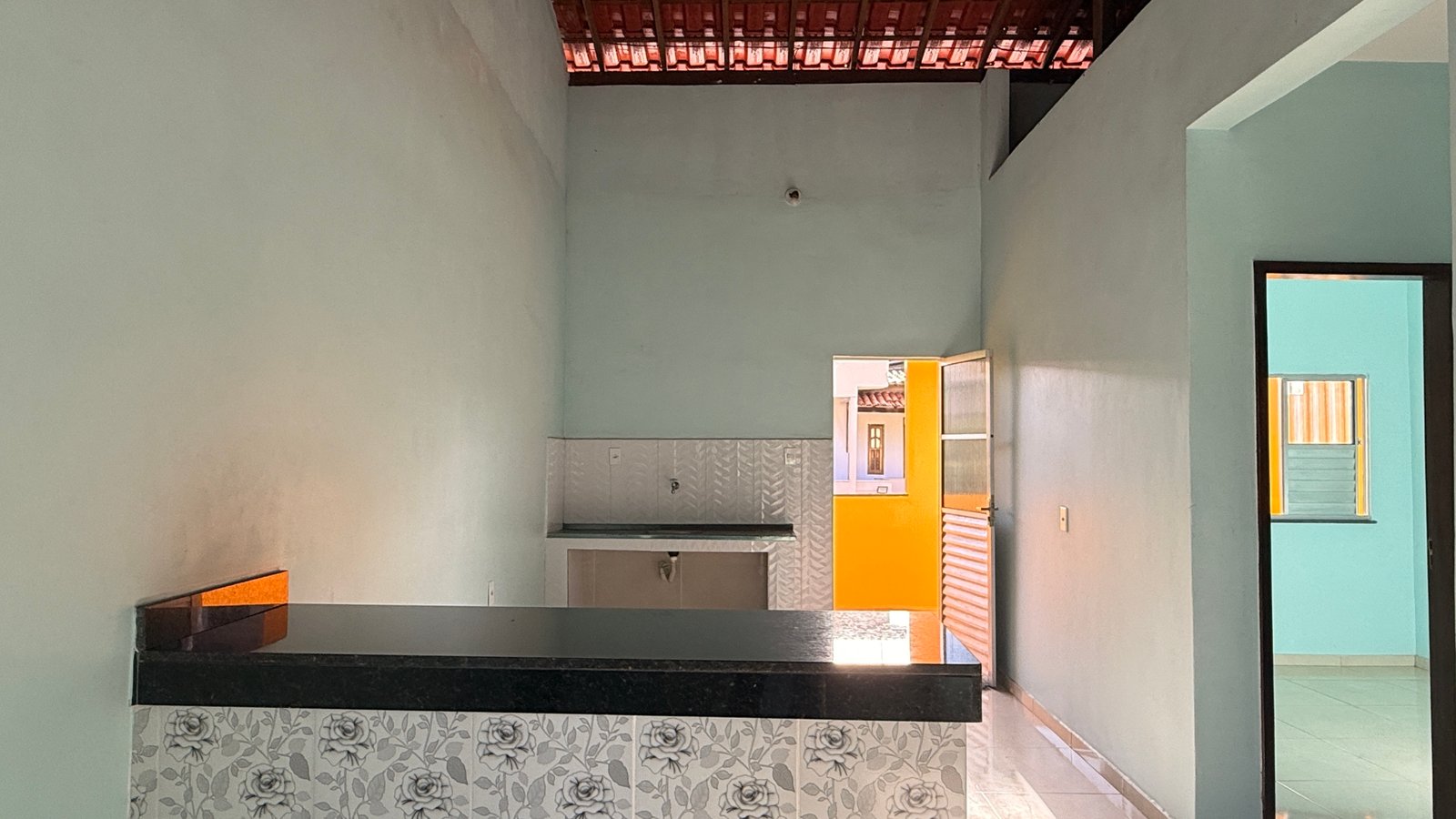 Casa à venda na praia de Guaibim, 5 quartos, 01 km do mar