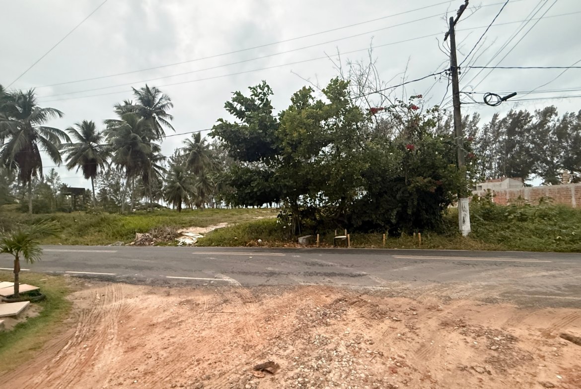 Terreno à venda na Praia de Guaibim 400m² a 200m do Mar – Com Escritura