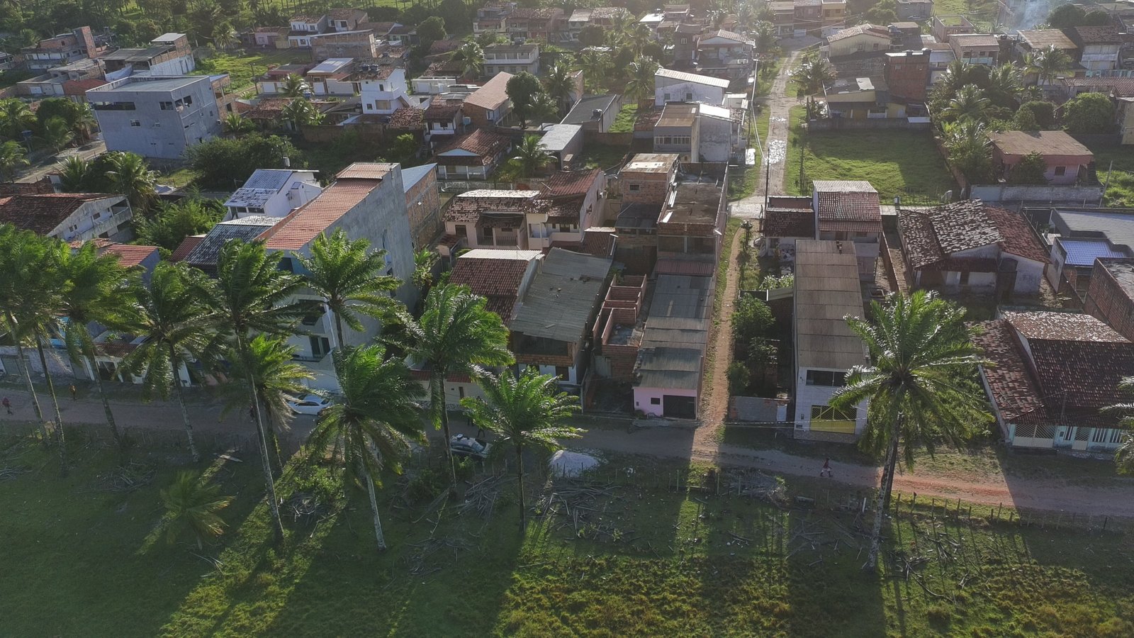 Casa à venda na praia de Guaibim, 5 quartos, 01 km do mar