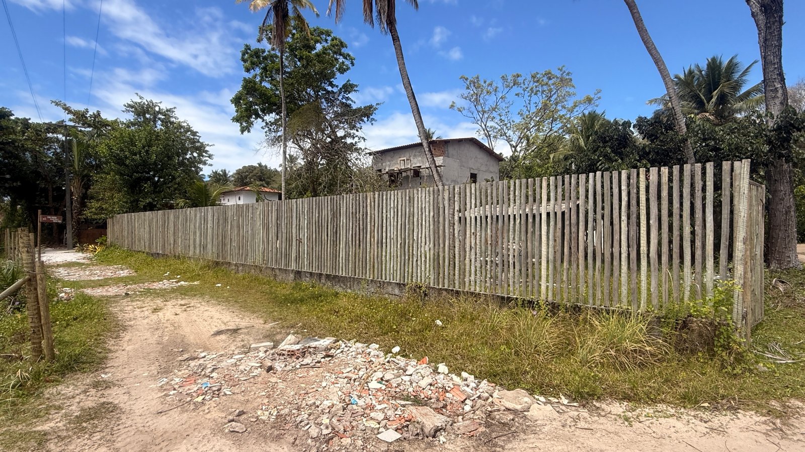 Terreno de 450m² (15x30m) a 300 Metros da Quarta Praia – Morro de São Paulo/BA