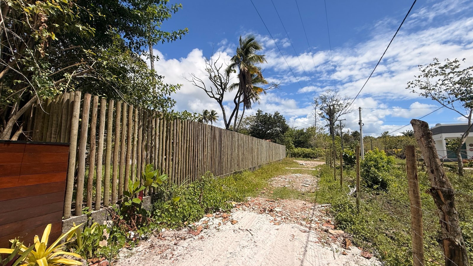 Terreno de 450m² (15x30m) a 300 Metros da Quarta Praia – Morro de São Paulo/BA