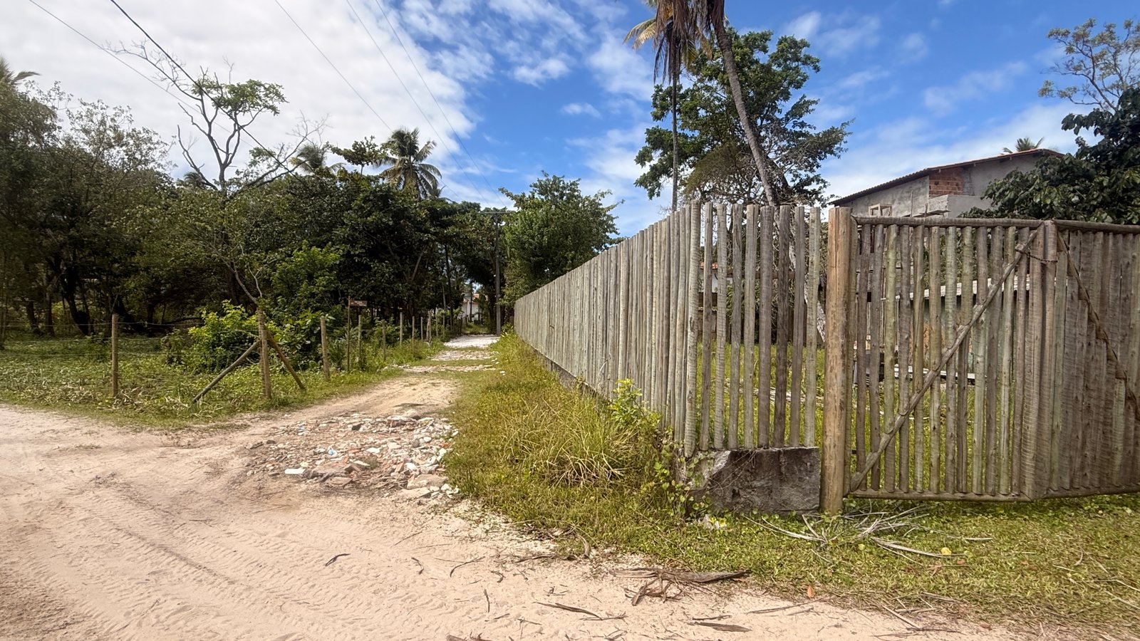 Terreno de 450m² (15x30m) a 300 Metros da Quarta Praia – Morro de São Paulo/BA