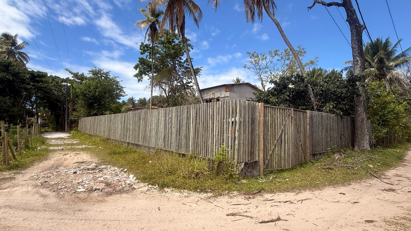 Terreno de 450m² (15x30m) a 300 Metros da Quarta Praia – Morro de São Paulo/BA