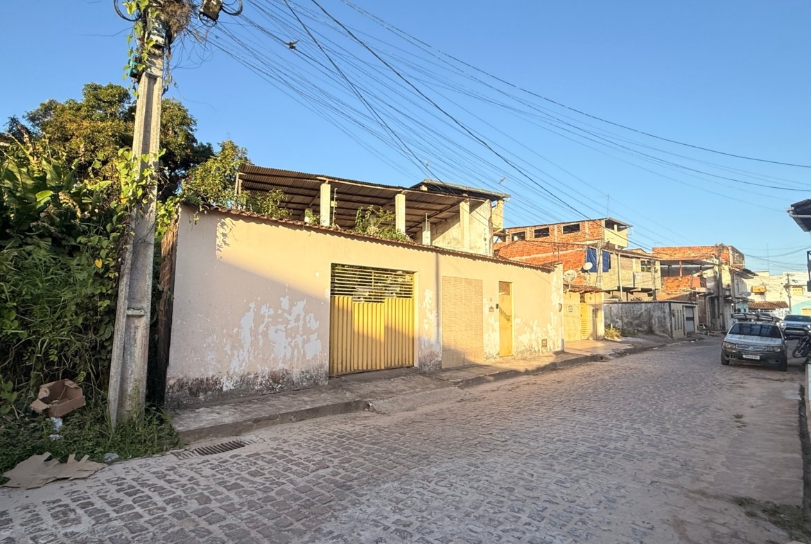 CASA TÉRREA À VENDA EM VALENÇA – BA | 300m² DE TERRENO NO BATE QUENTE
