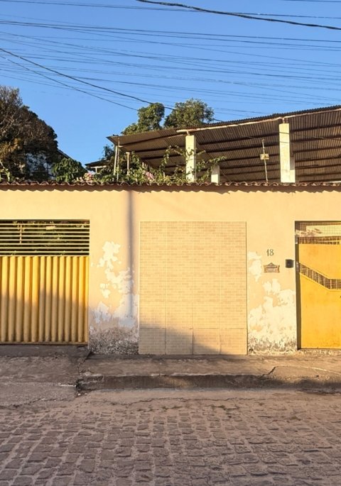 CASA TÉRREA À VENDA EM VALENÇA - BA