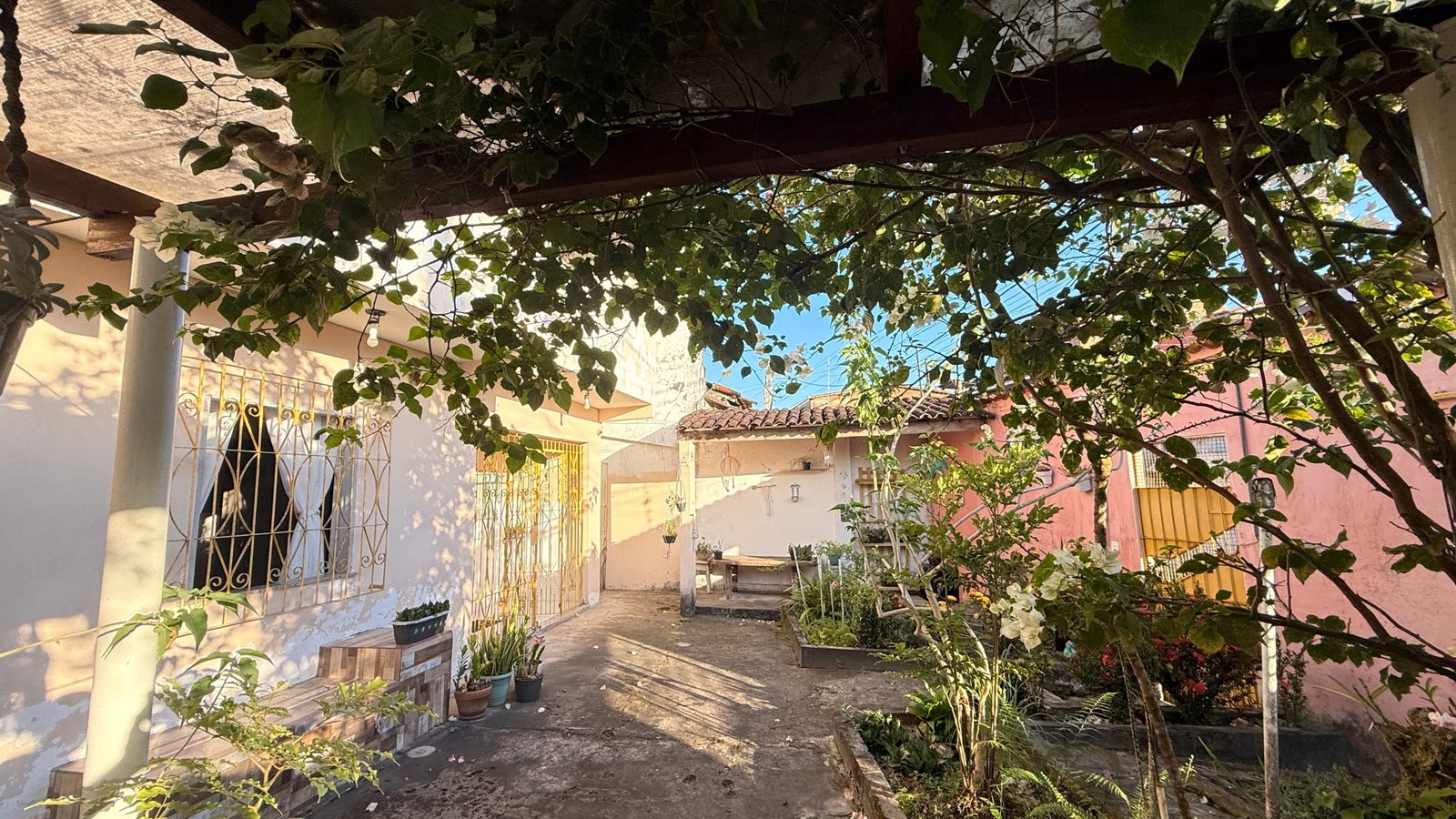 CASA TÉRREA À VENDA EM VALENÇA – BA | 300m² DE TERRENO NO BATE QUENTE
