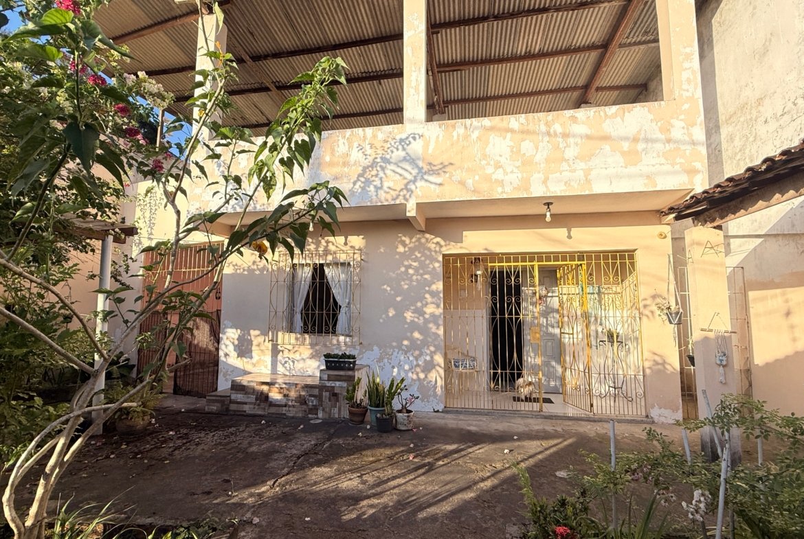 CASA TÉRREA À VENDA EM VALENÇA – BA | 300m² DE TERRENO NO BATE QUENTE