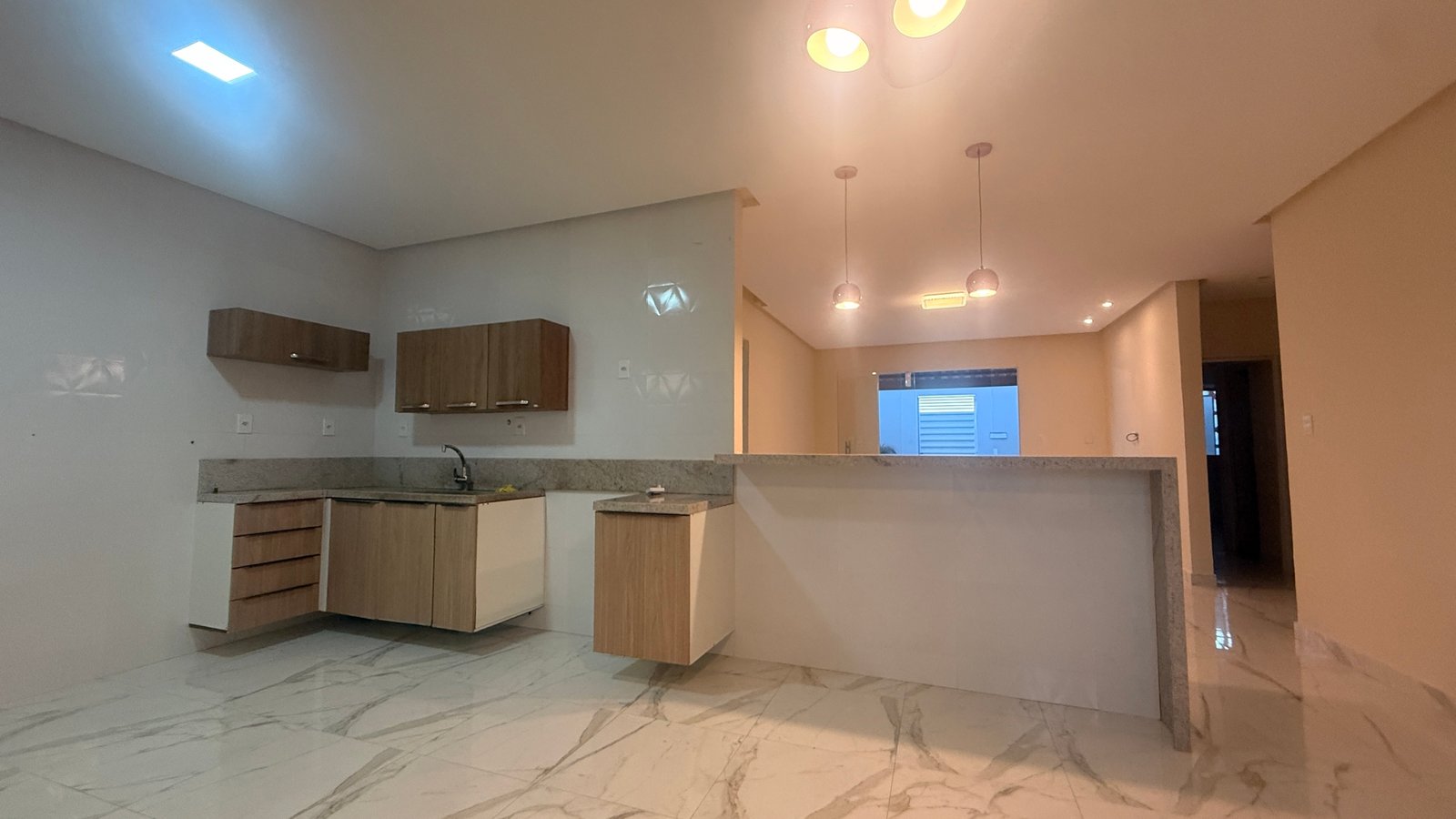 Casa Nova em Valença BA: 2 Suítes, 140m², Pronta para Morar