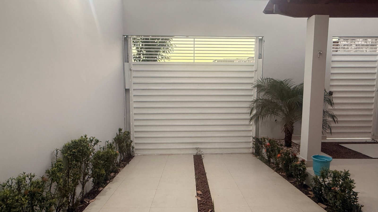 Casa Nova em Valença BA: 2 Suítes, 140m², Pronta para Morar