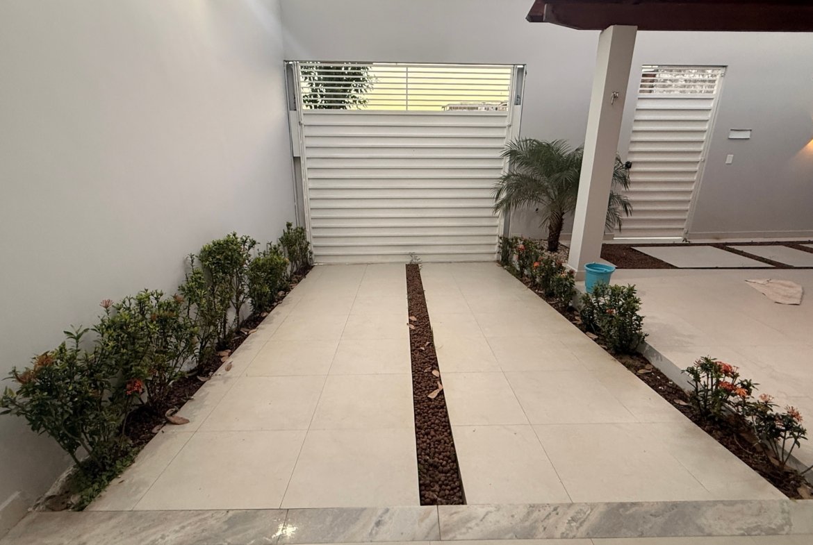 Casa Nova em Valença BA: 2 Suítes, 140m², Pronta para Morar