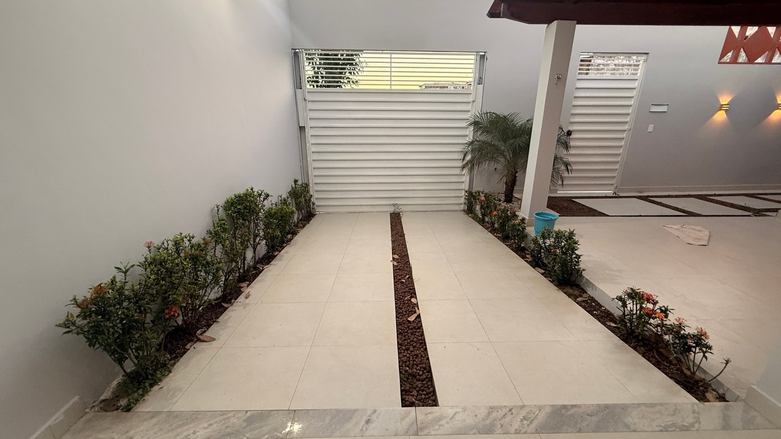 Casa Nova em Valença BA: 2 Suítes, 140m², Pronta para Morar