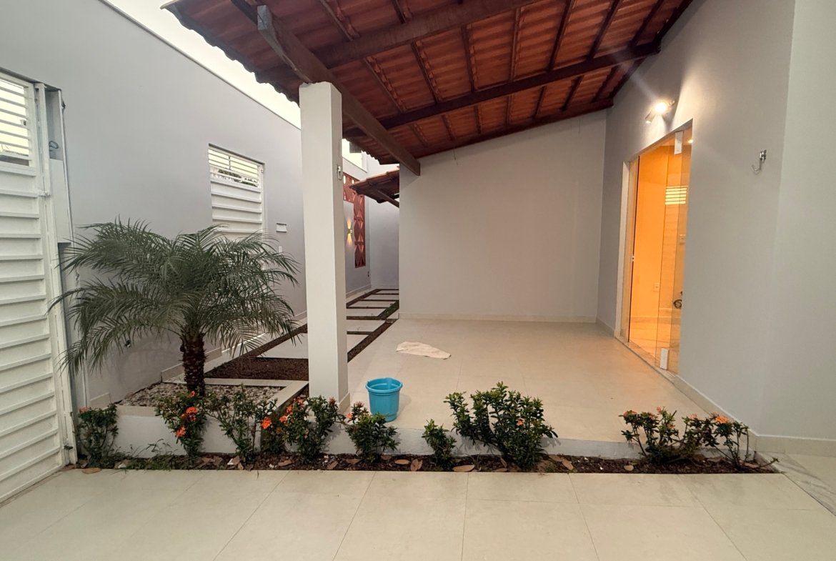Casa Nova em Valença BA: 2 Suítes, 140m², Pronta para Morar