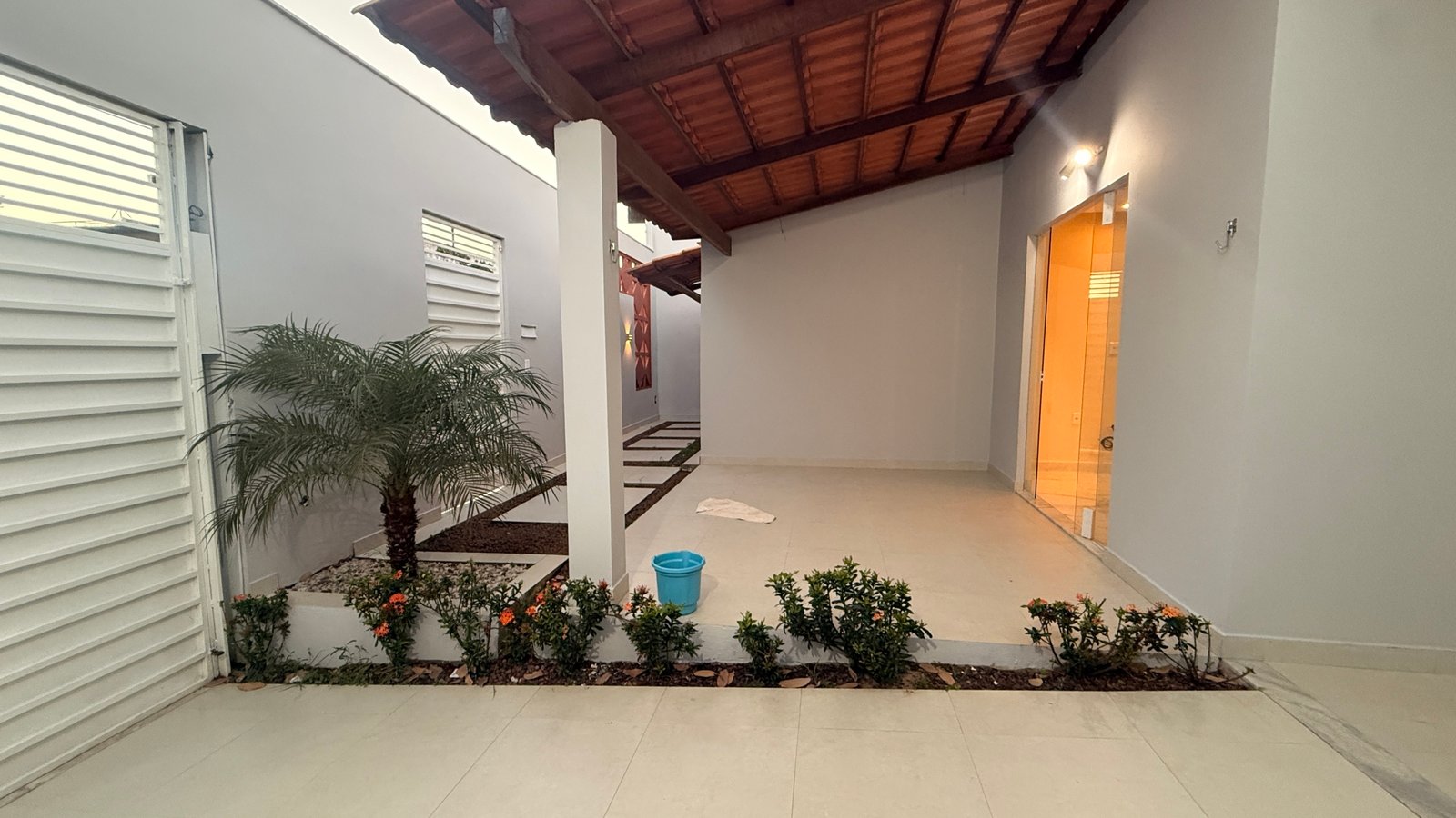 Casa Nova em Valença BA: 2 Suítes, 140m², Pronta para Morar