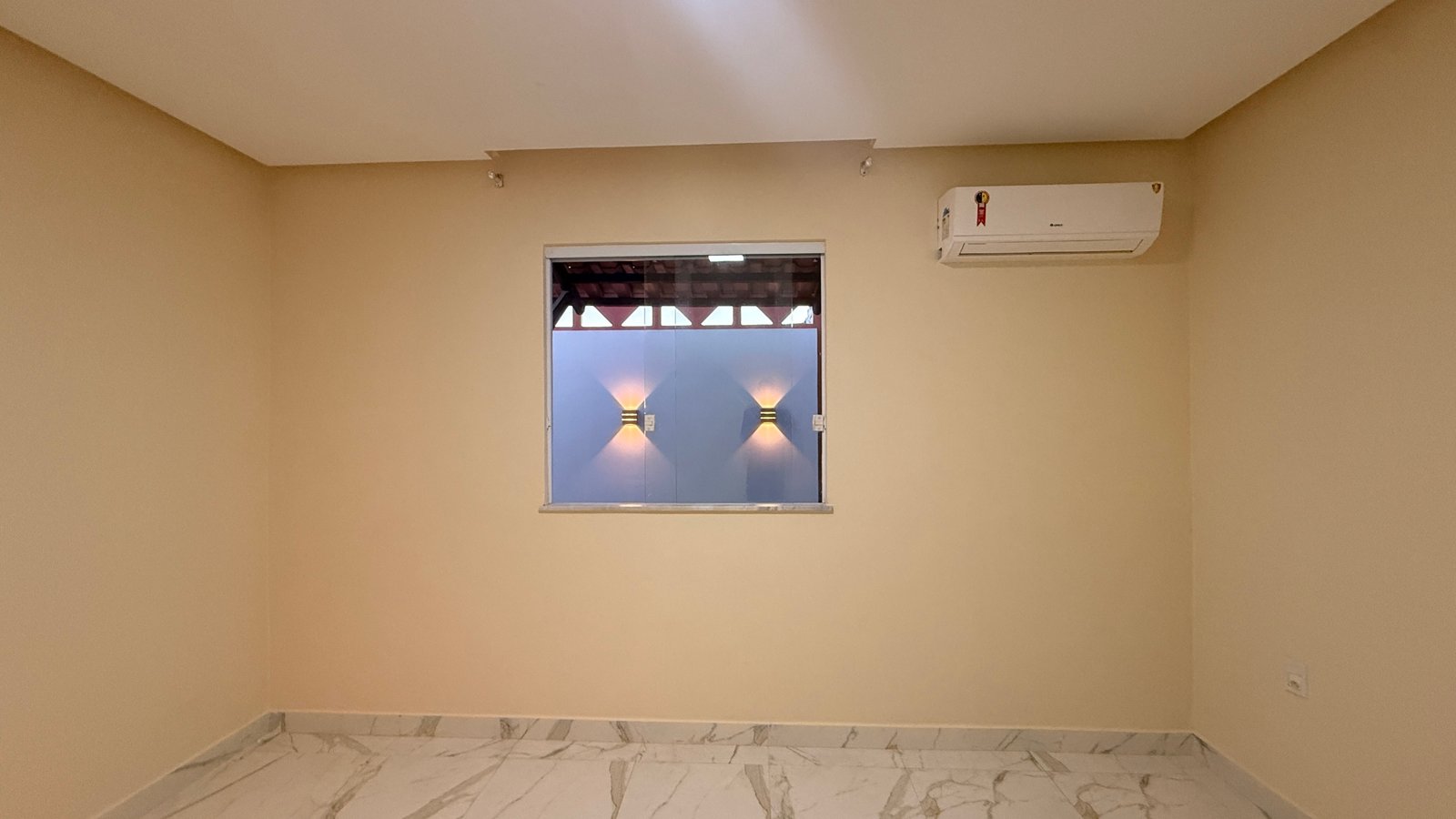 Casa Nova em Valença BA: 2 Suítes, 140m², Pronta para Morar