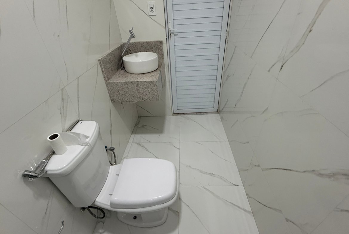 Casa Nova em Valença BA: 2 Suítes, 140m², Pronta para Morar