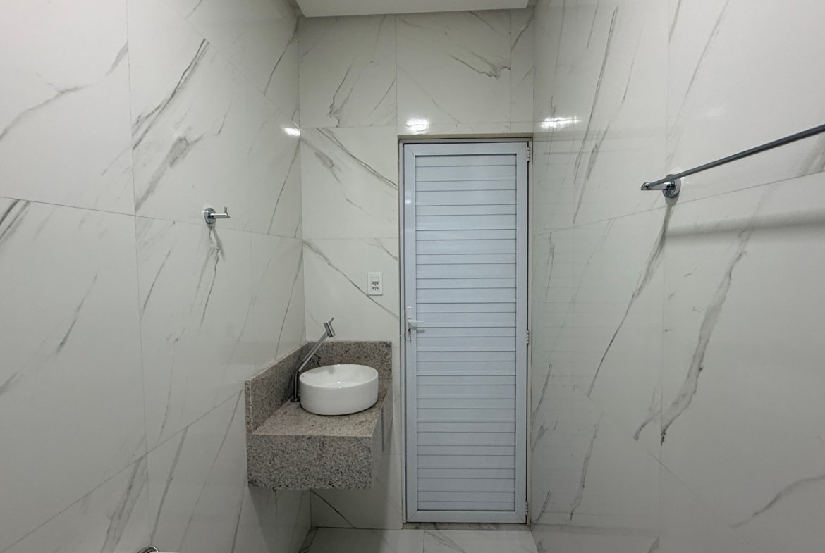 Casa Nova em Valença BA: 2 Suítes, 140m², Pronta para Morar