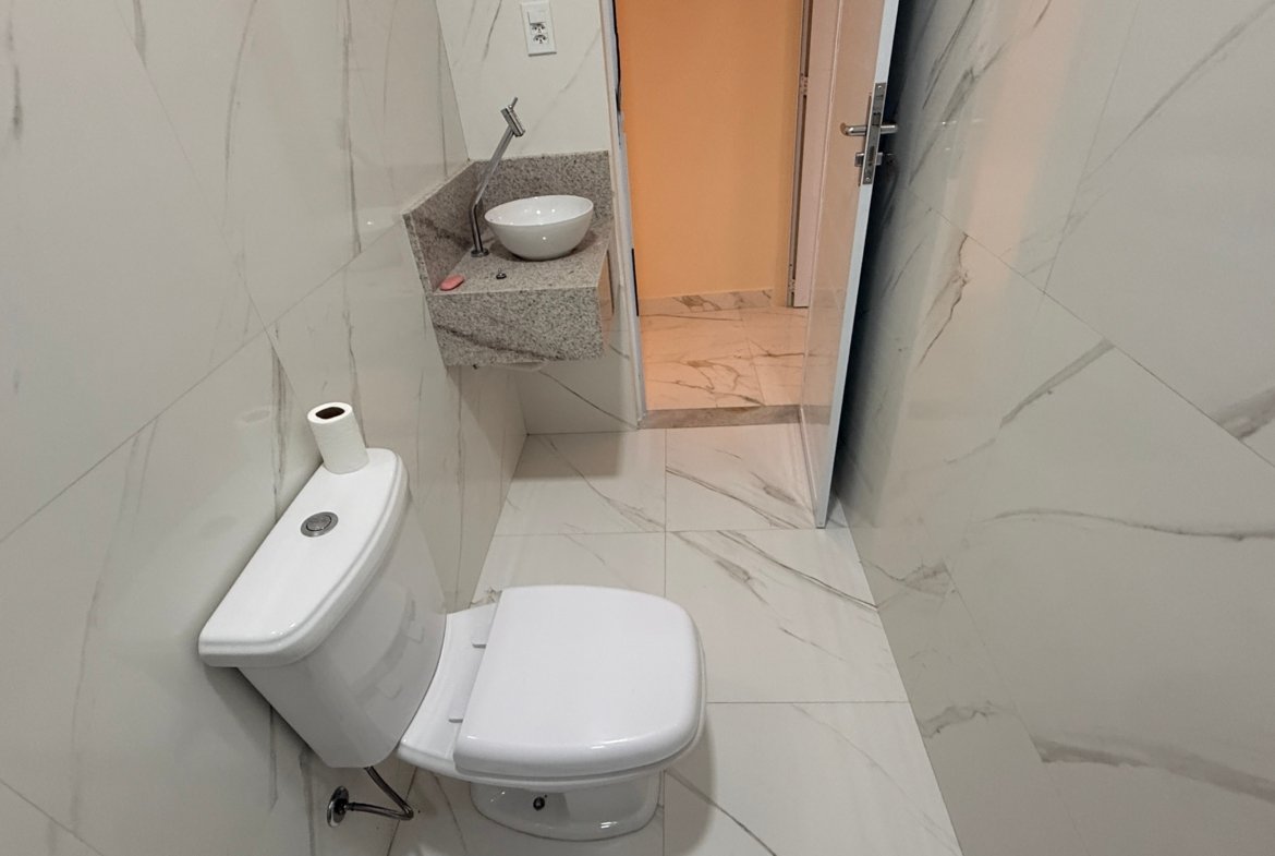 Casa Nova em Valença BA: 2 Suítes, 140m², Pronta para Morar