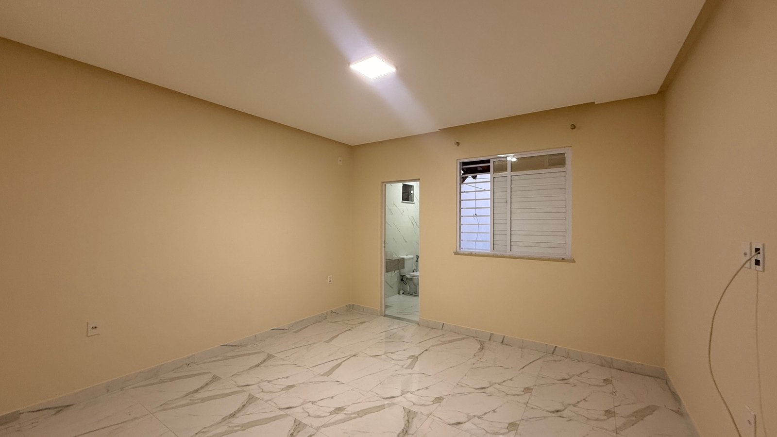 Casa Nova em Valença BA: 2 Suítes, 140m², Pronta para Morar