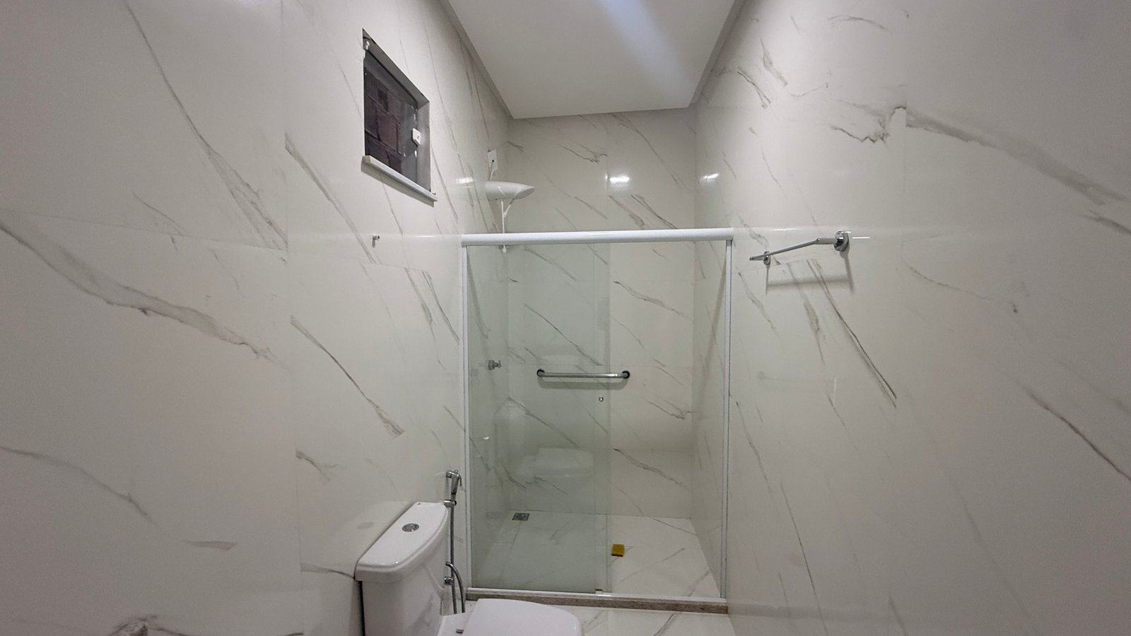 Casa Nova em Valença BA: 2 Suítes, 140m², Pronta para Morar