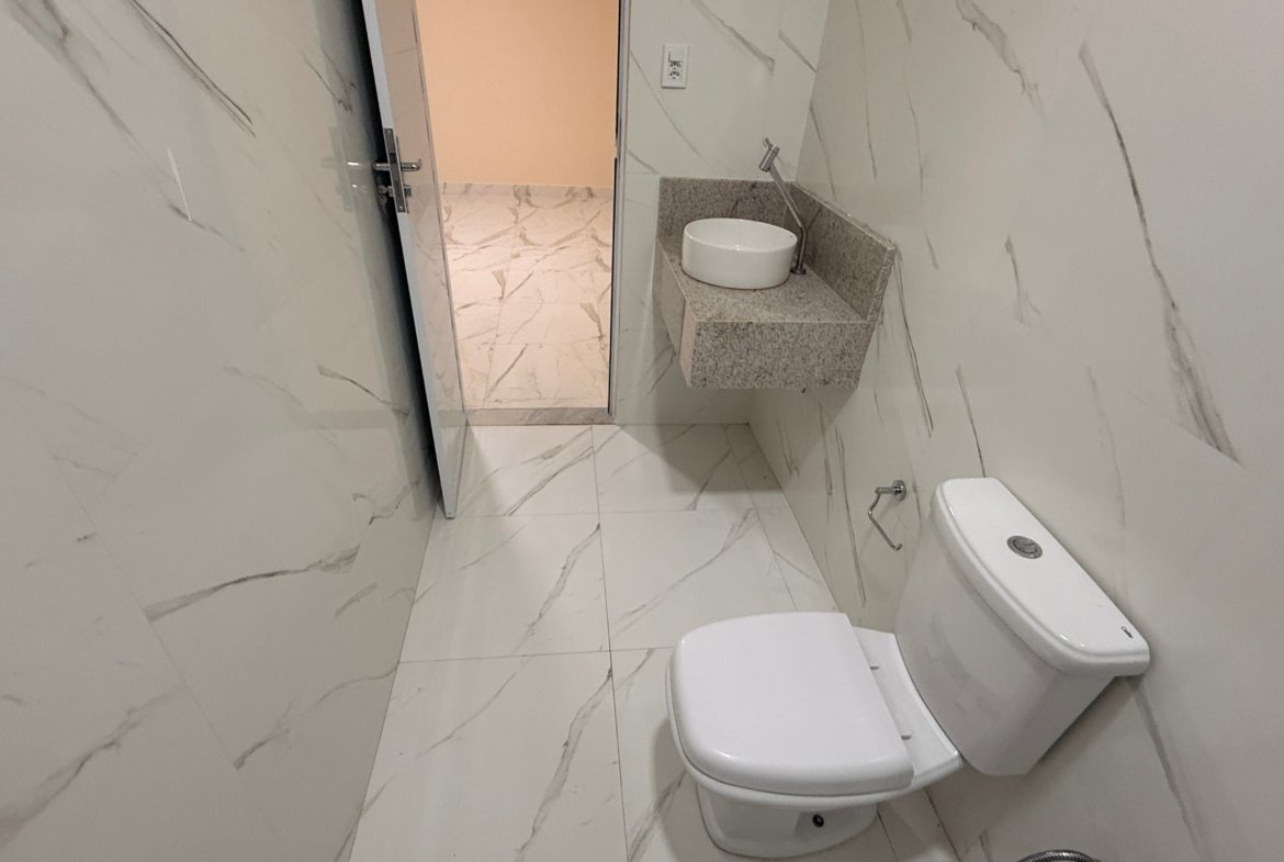 Casa Nova em Valença BA: 2 Suítes, 140m², Pronta para Morar
