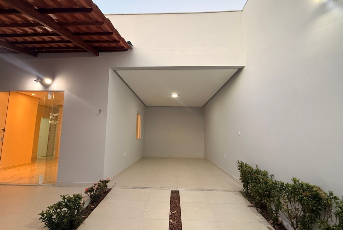 Casa Nova em Valença BA: 2 Suítes, 140m², Pronta para Morar
