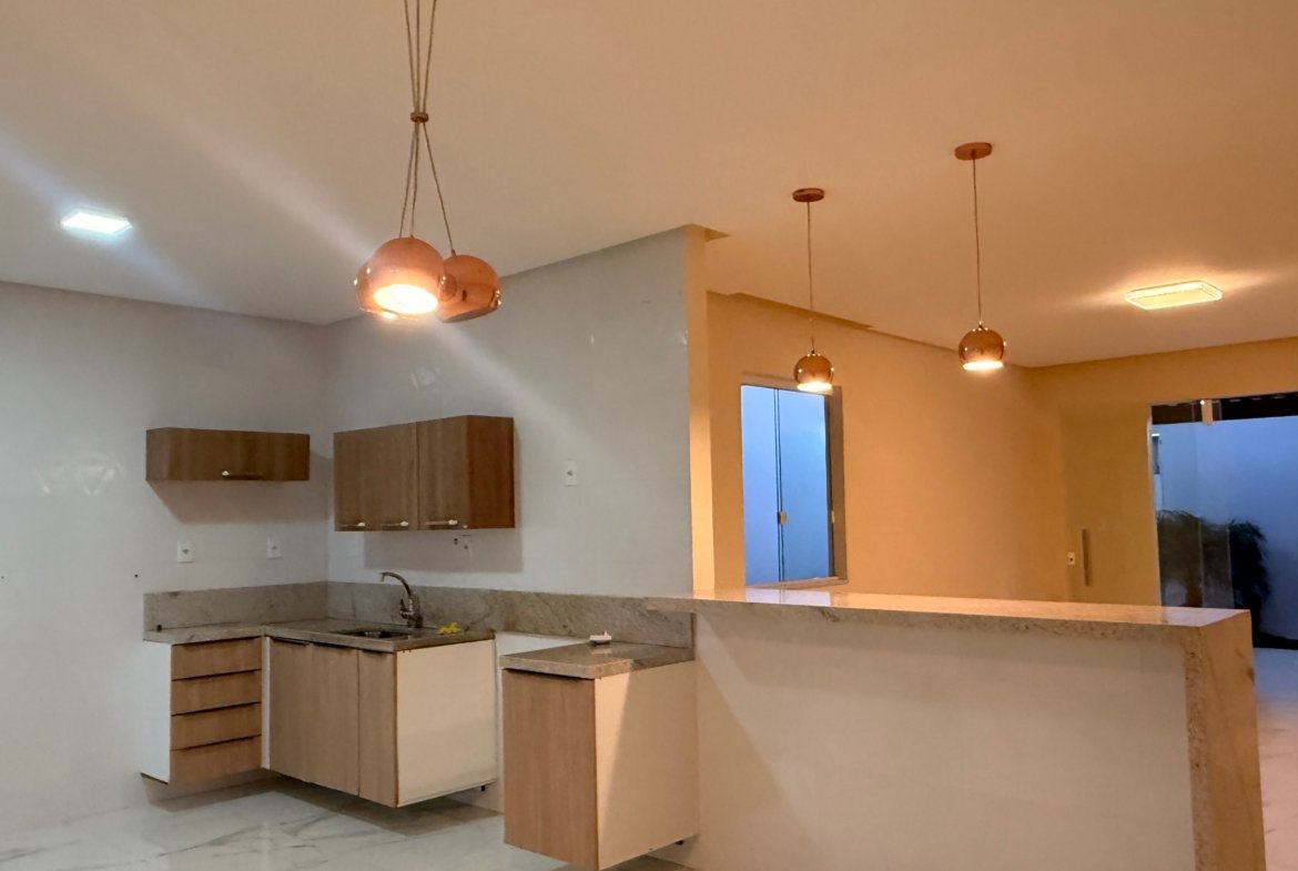 Casa Nova em Valença BA: 2 Suítes, 140m², Pronta para Morar