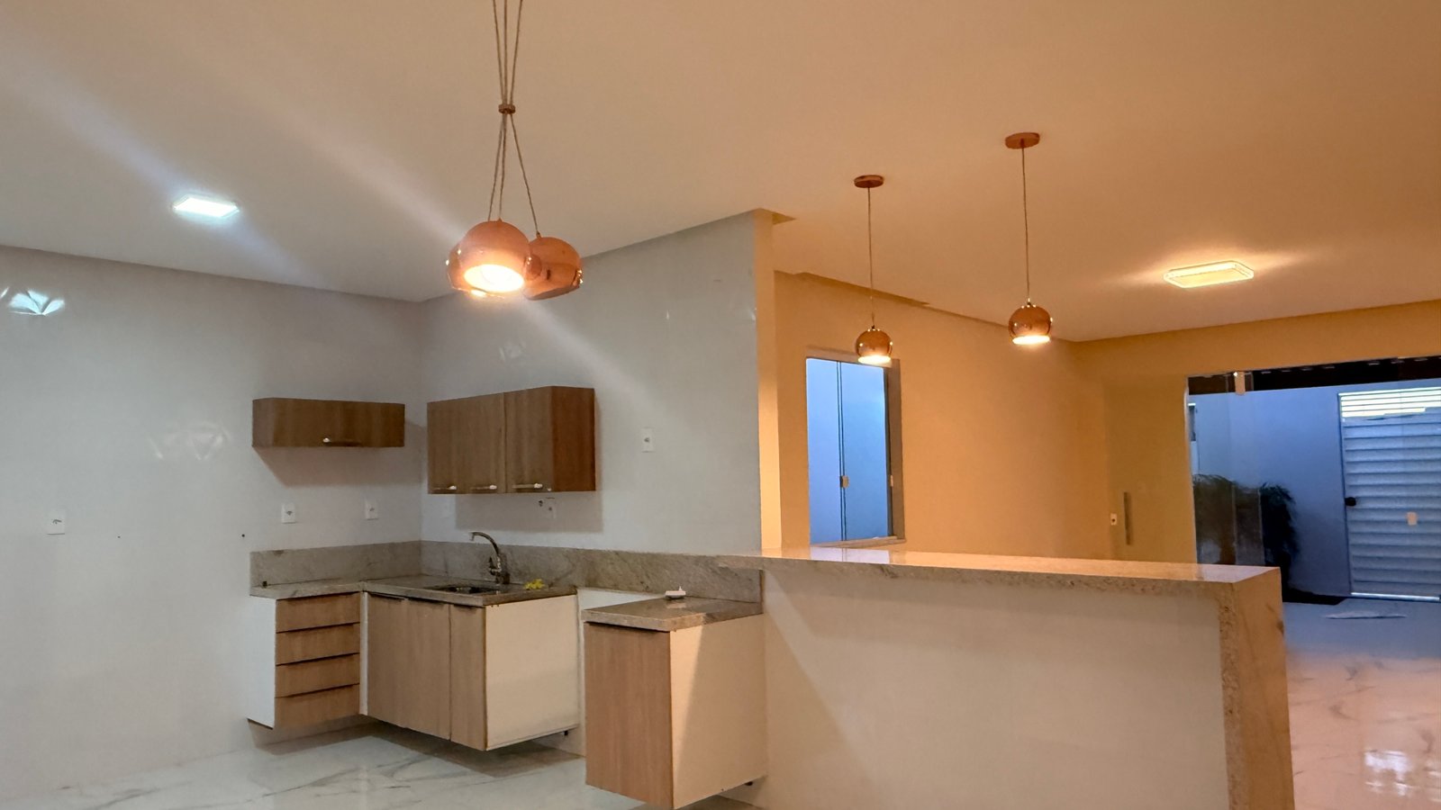 Casa Nova em Valença BA: 2 Suítes, 140m², Pronta para Morar