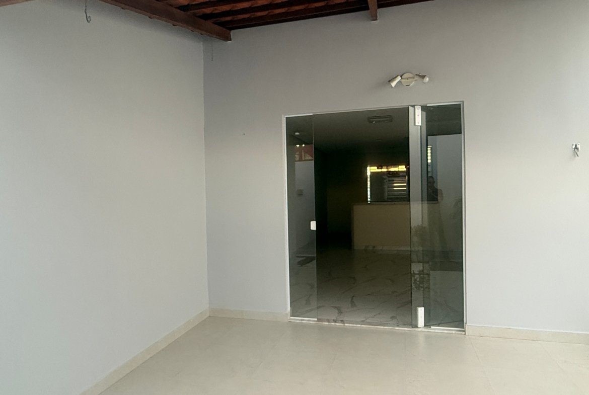 Casa Nova em Valença BA: 2 Suítes, 140m², Pronta para Morar