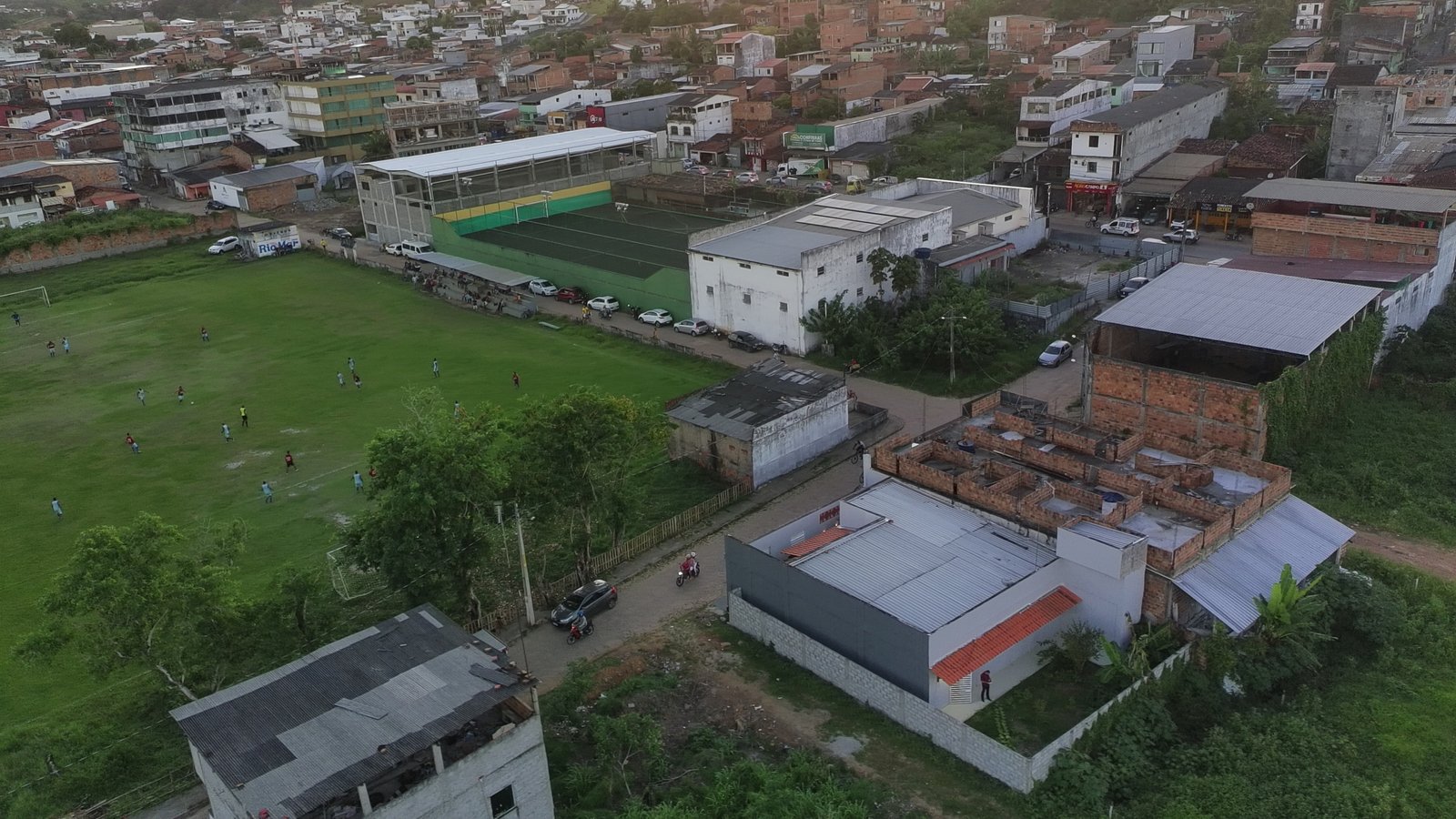 Casa Nova em Valença BA: 2 Suítes, 140m², Pronta para Morar
