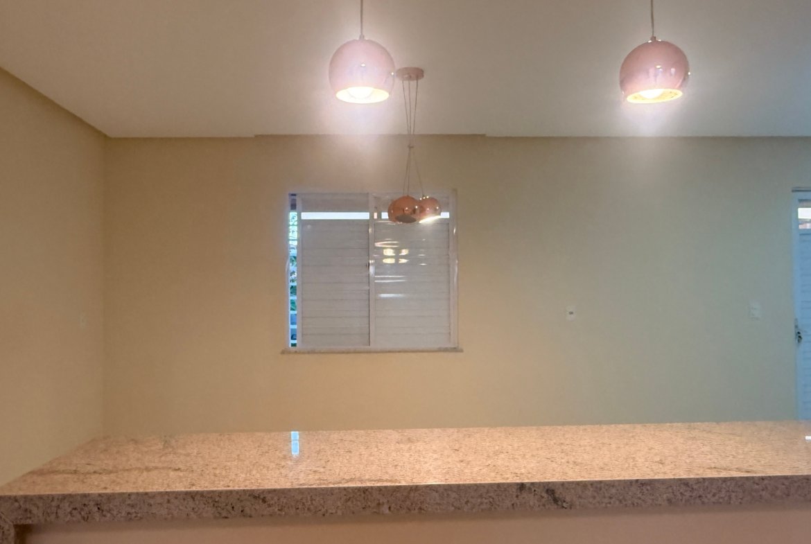 Casa Nova em Valença BA: 2 Suítes, 140m², Pronta para Morar